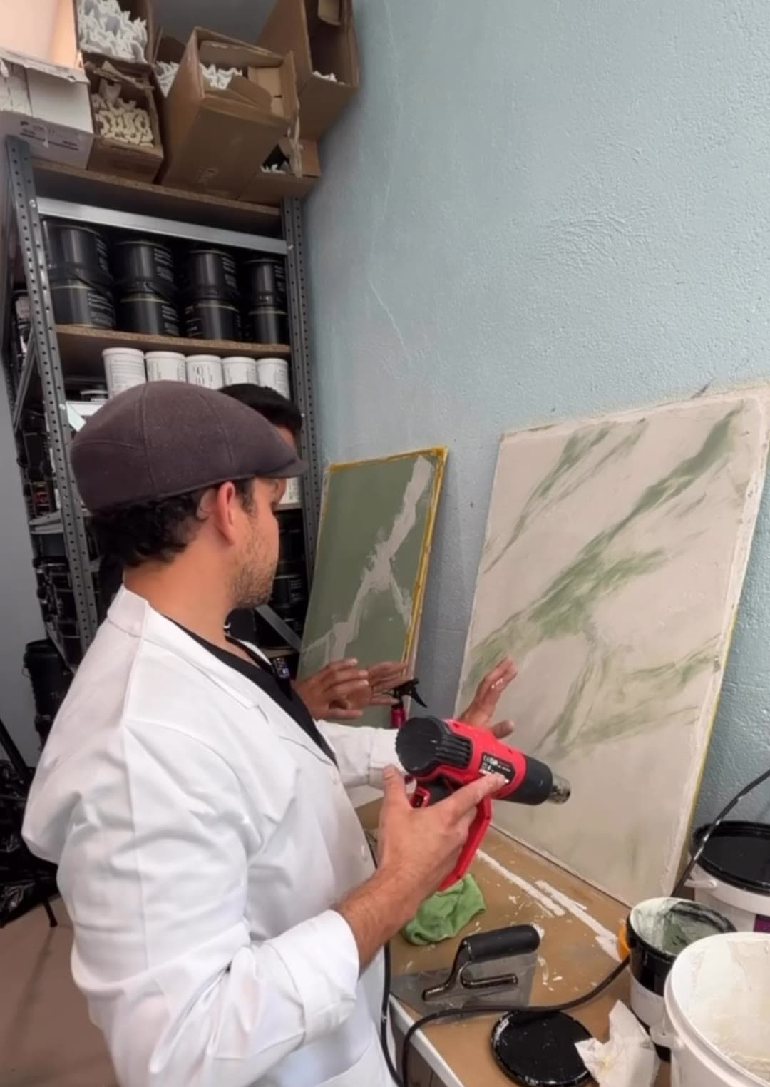 Painéis de amostra no ateliê